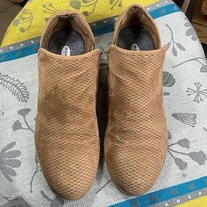 Suede Leather Bootie or ankle boot, EUC, low heel, southwestern vibe, size 7